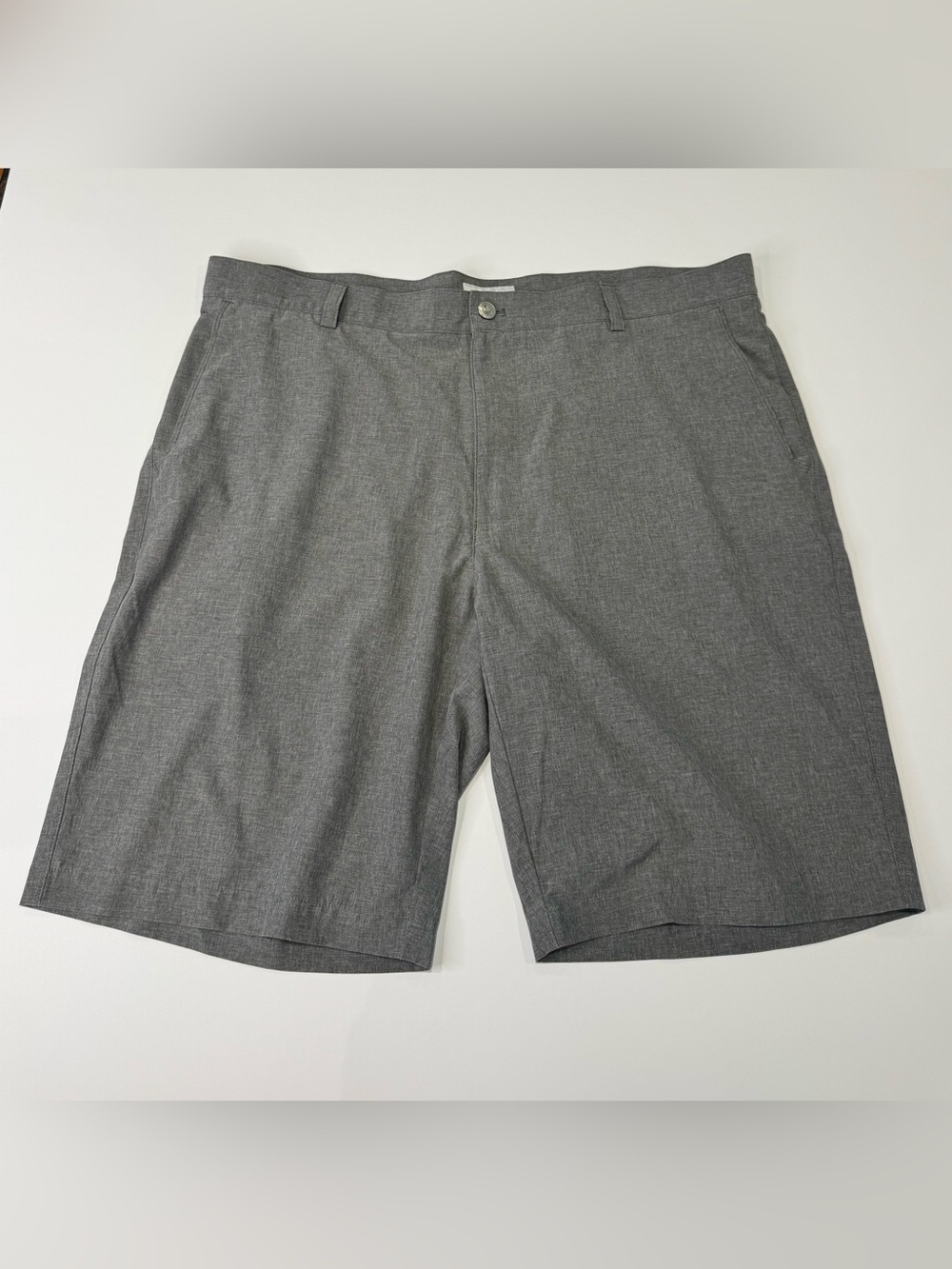 Peter Millar Men's Size 38 Athletic Golf Shorts Grey Athleisure Resortwear